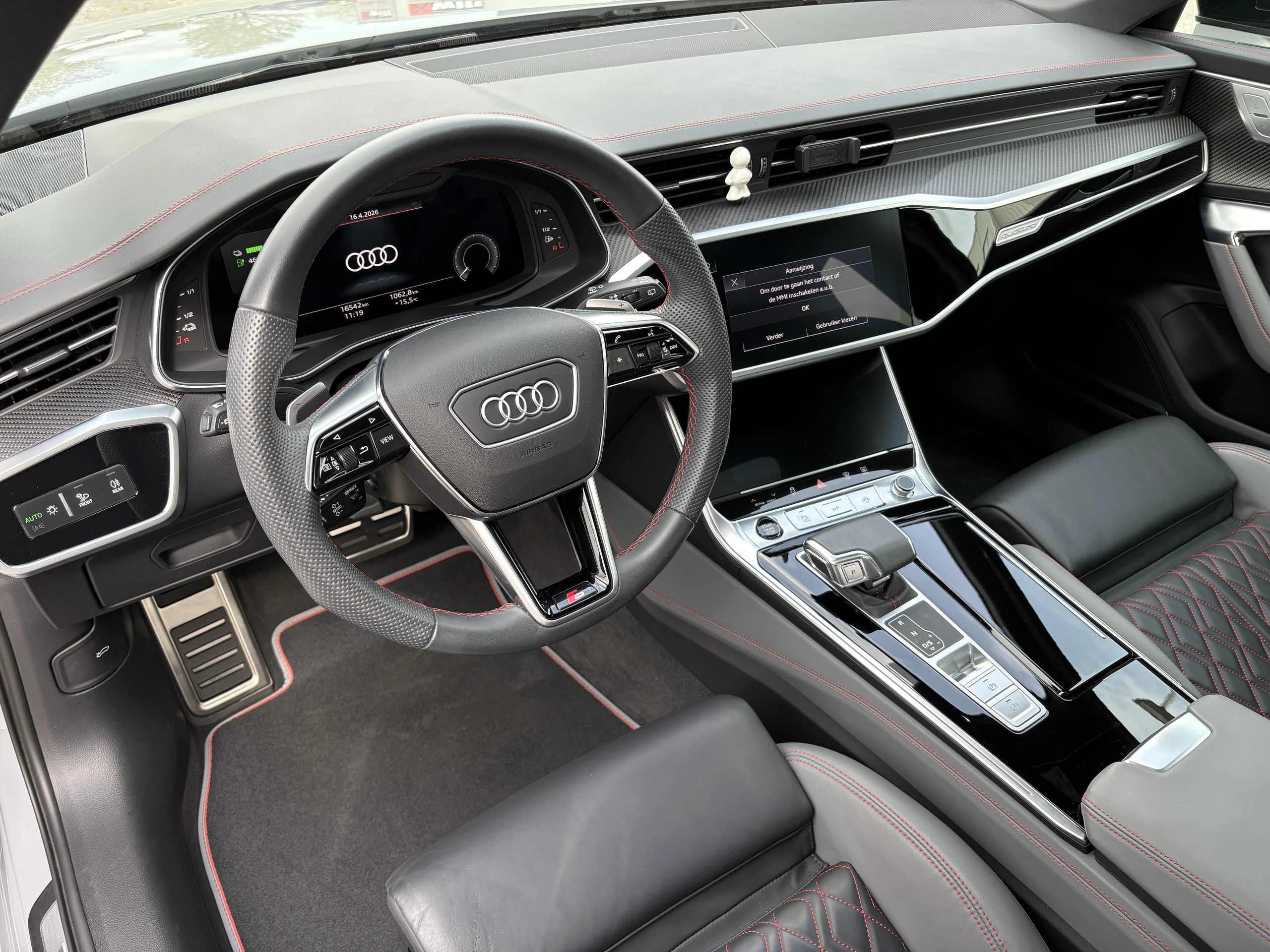 Diepgereinigd auto-interieur door MotorX