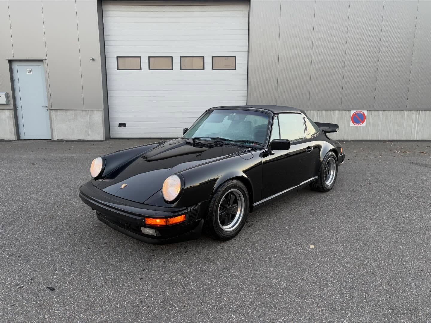 Porsche 911 oldtimer gepolijst door MotorX, diepe, egale glans